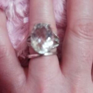 Elegant Silver Ring with Clear Gemstone